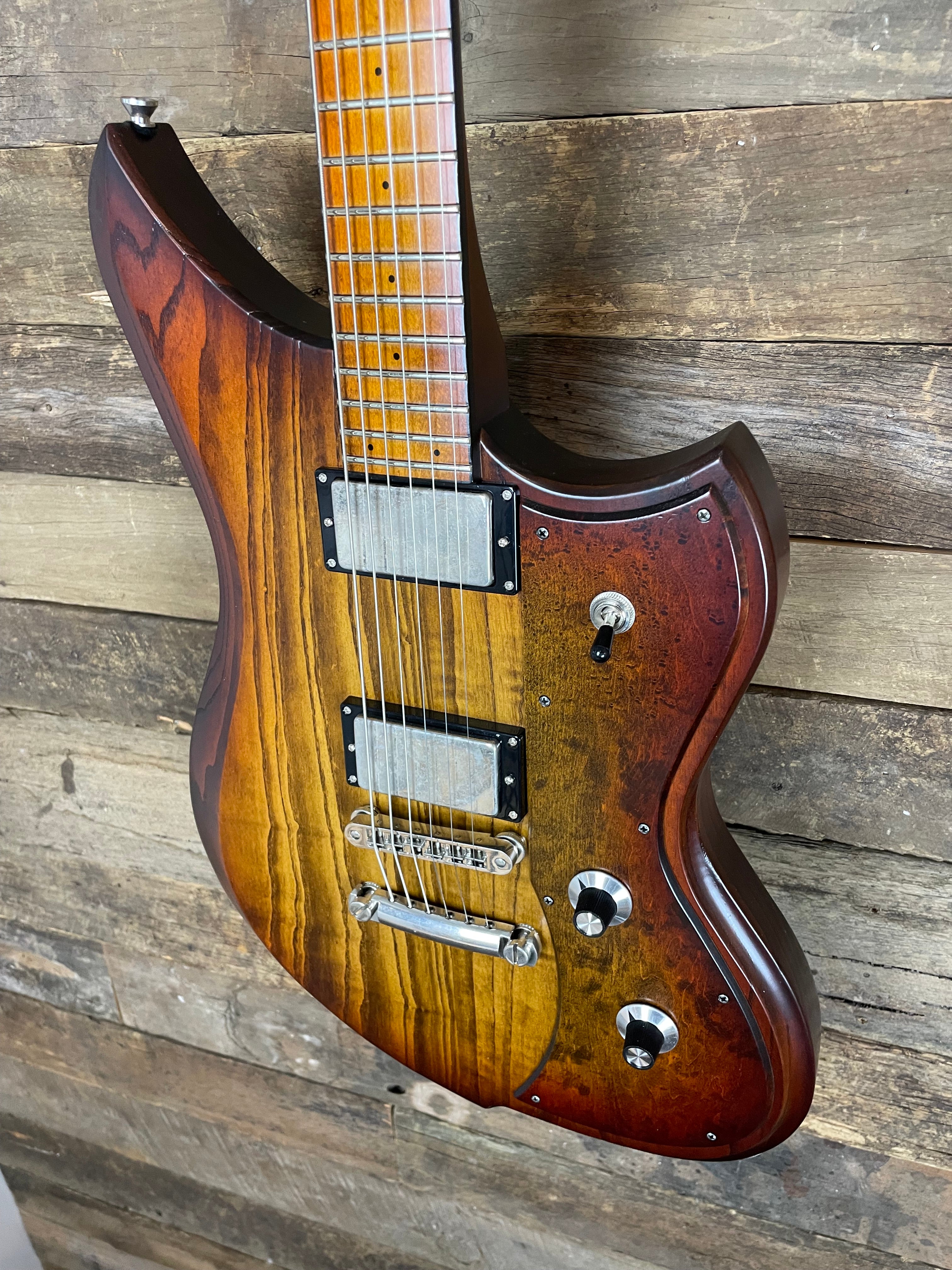 Used Dunable Yeti USA Baritone Custom Shop - Tobacco Burst Swamp Ash w/hardcase - Image 4
