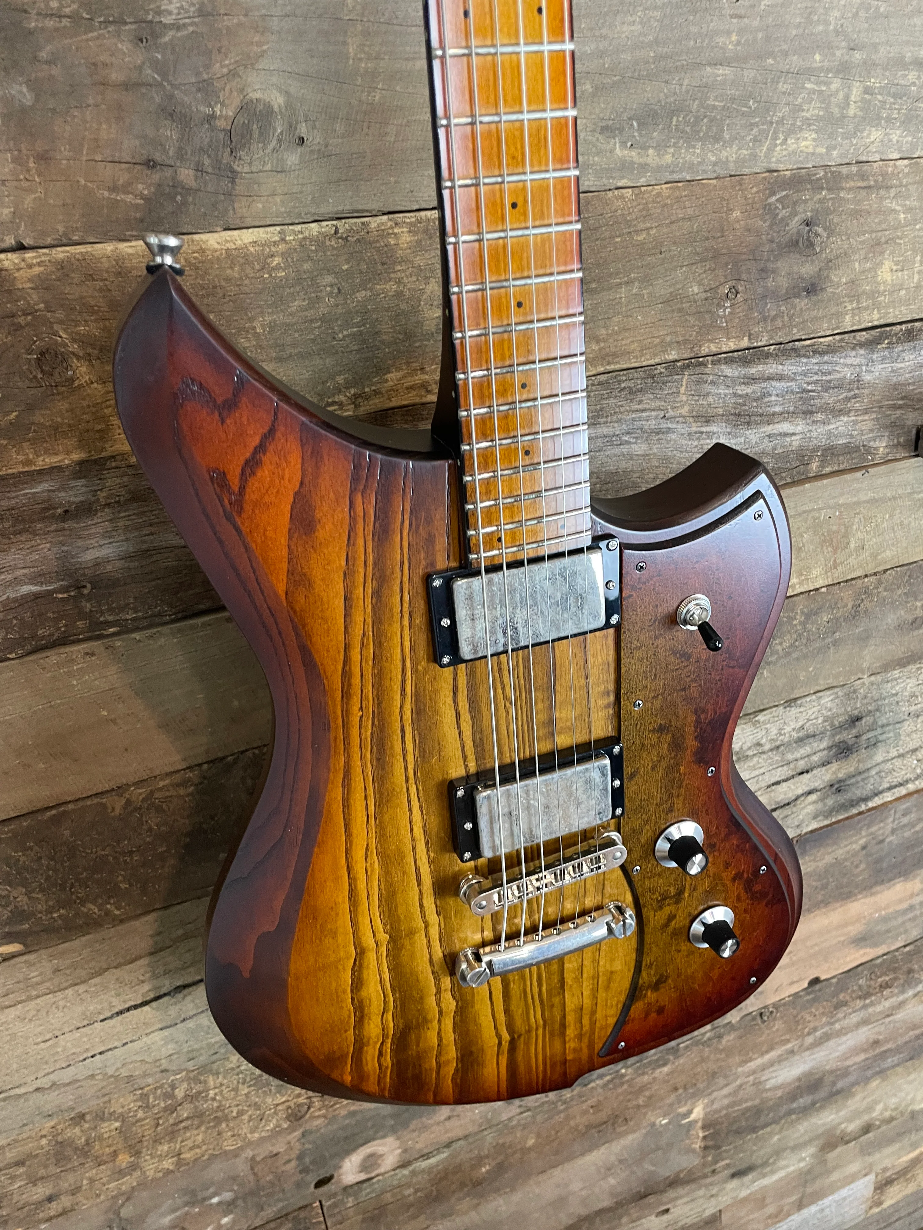Used Dunable Yeti USA Baritone Custom Shop - Tobacco Burst Swamp Ash w/hardcase - Image 5