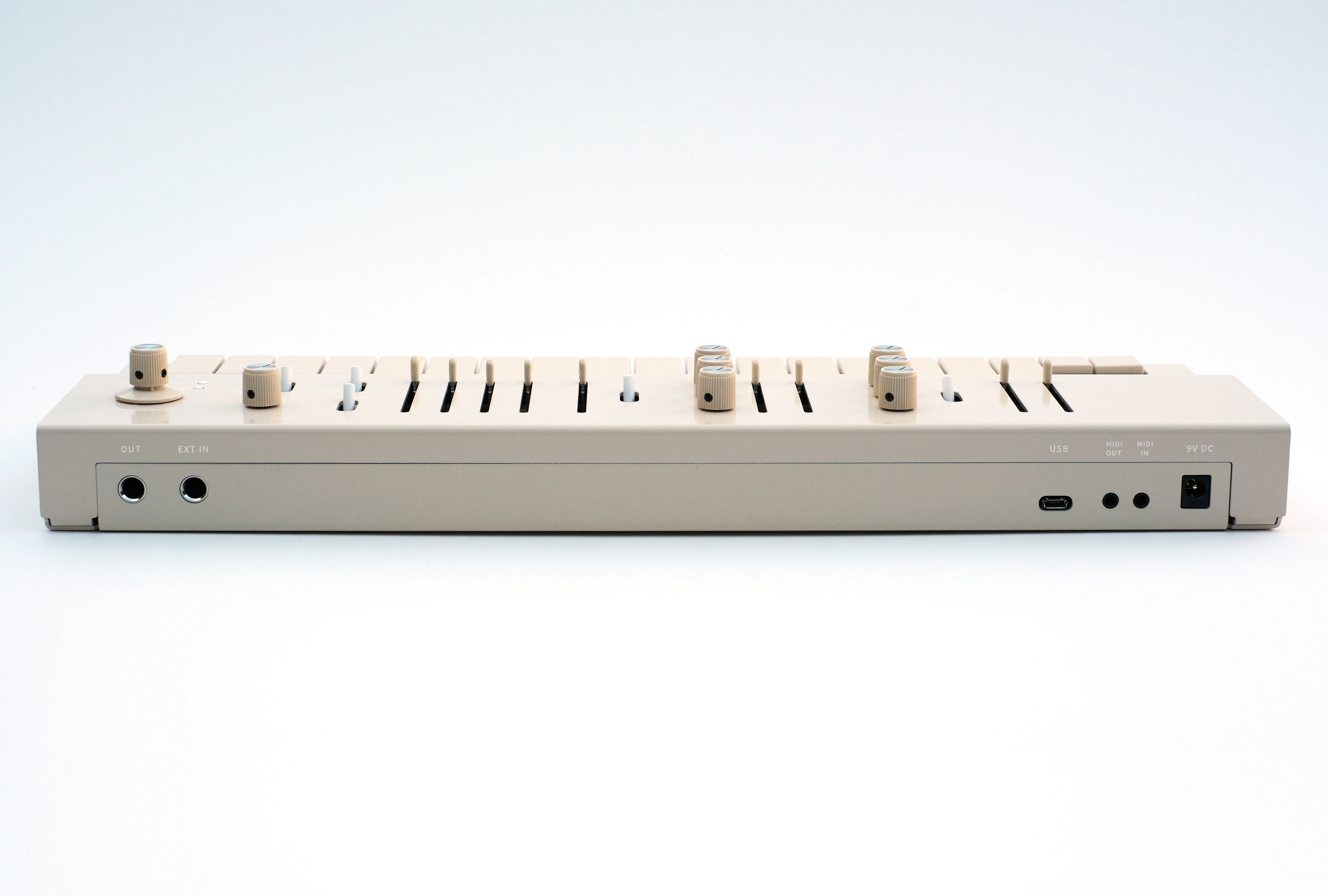 Vongon Replay Polyphonic Synthesizer - Image 3